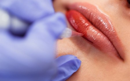 Kalıcı Makyaj Dudak Uygulamaları