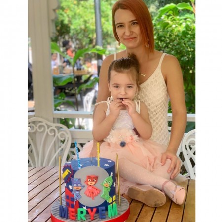 Gözde Şenkal | Güzellik Uzmanı | Kalıcı Makyaj Uygulamaları