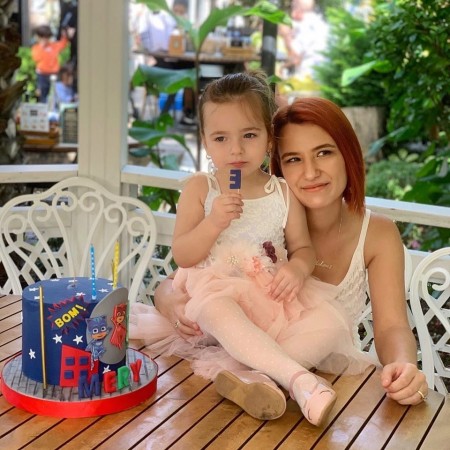 Gözde Şenkal | Güzellik Uzmanı | Kalıcı Makyaj Uygulamaları